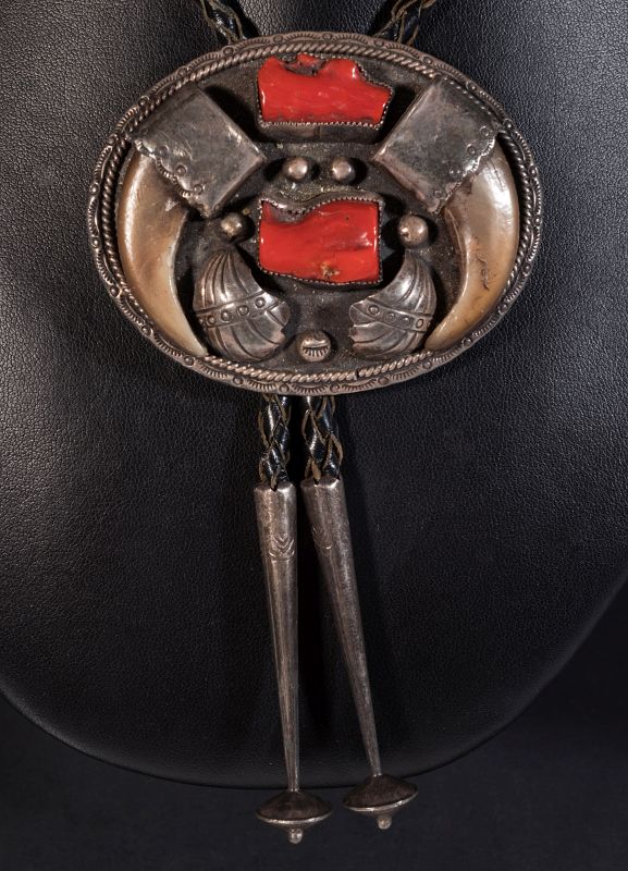 TEDDY GOODLUCK (NAVAJO, B. 1937) STERLING BOLO TIE