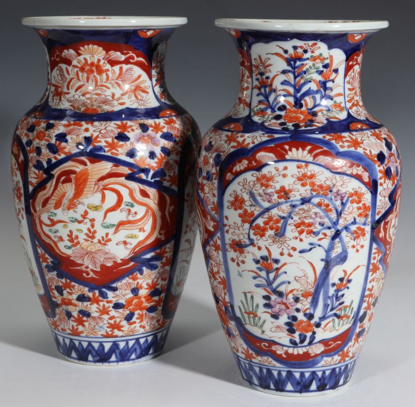 A PAIR 19TH CENTURY IMARI PORCELAIN VASES