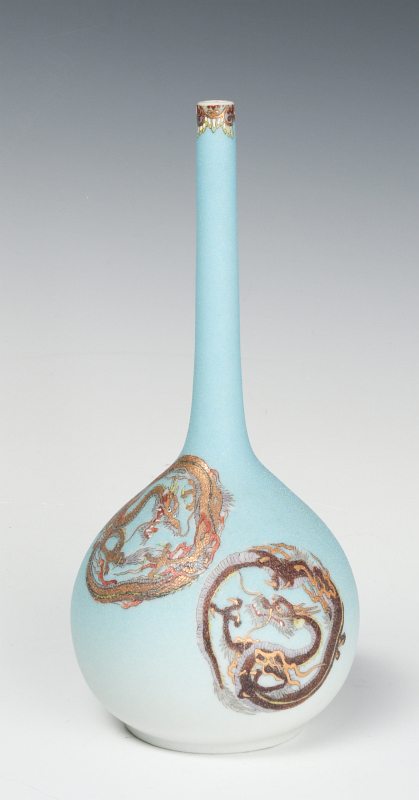 A 20TH CENTURY JAPANESE PORCELAIN STICK VASE