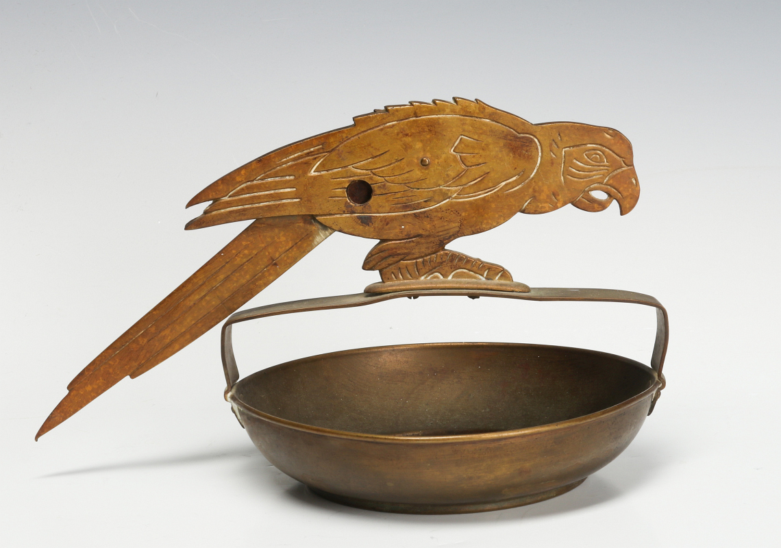 A CIRCA 1930s PARROT FIGURAL CIGAR CUTTER