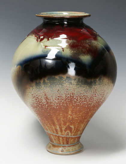 A LARGE STEVEN HILL STUDIO POTTERY VASE