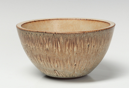 A RUPERT DEESE MODERNIST DESIGN POTTERY BOWL