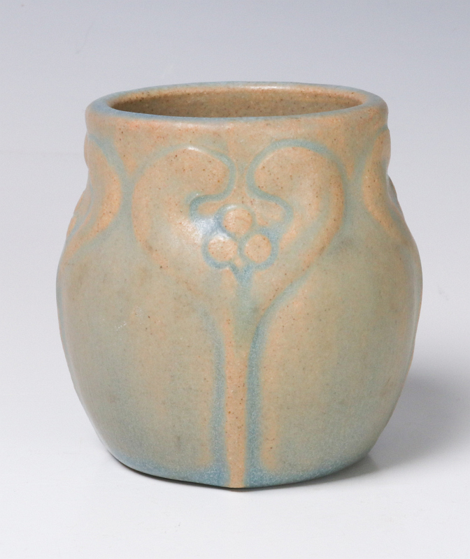 VAN BRIGGLE VASE NO 179 FROM 1907 TO 1912 PERIOD