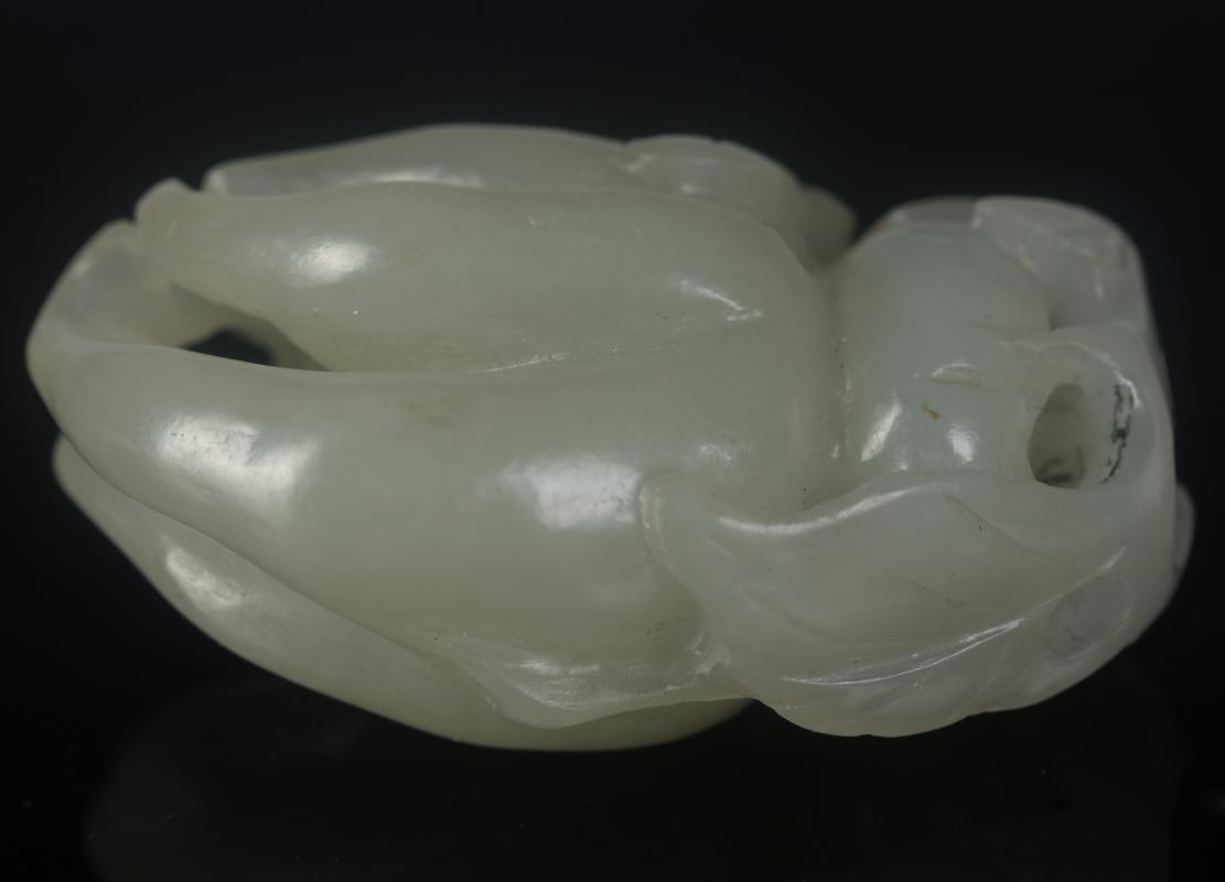 CARVED JADE CITRON AND BRACELET