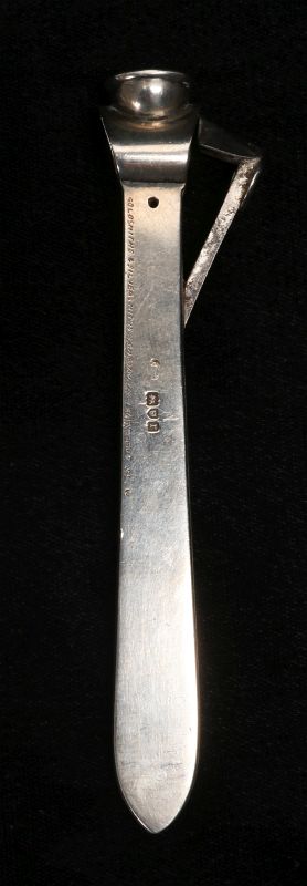 A LONDON 1912 STERLING SILVER CIGAR CUTTER