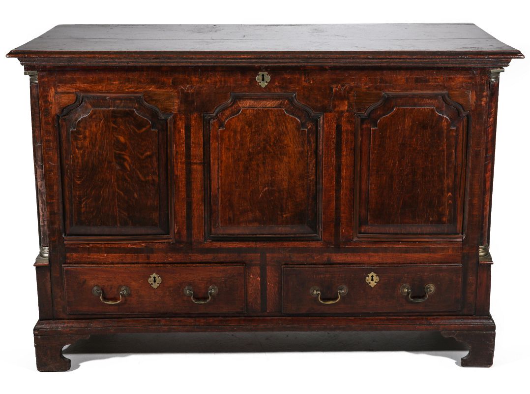 AN 18TH C. ENGLISH COUNTRY OAK MULE CHEST