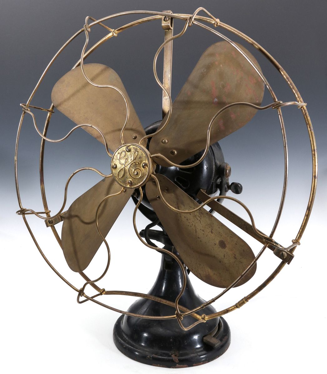 A GE SIDEWINDER OSCILLATING FAN CIRCA 1901