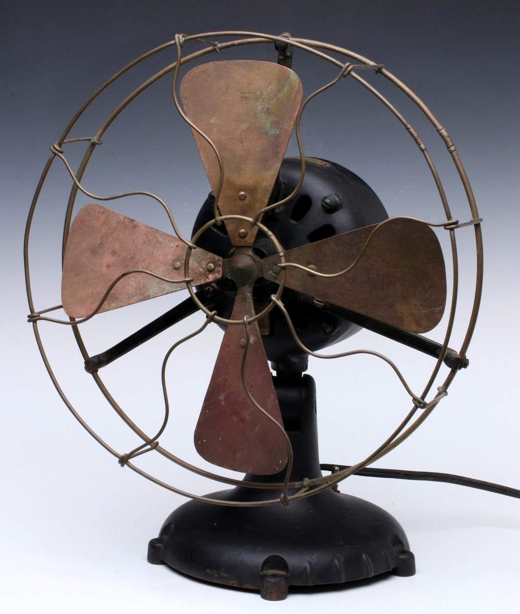 A DAYTON FAN & MOTOR CO. TYPE 50 TAB FOOT FAN