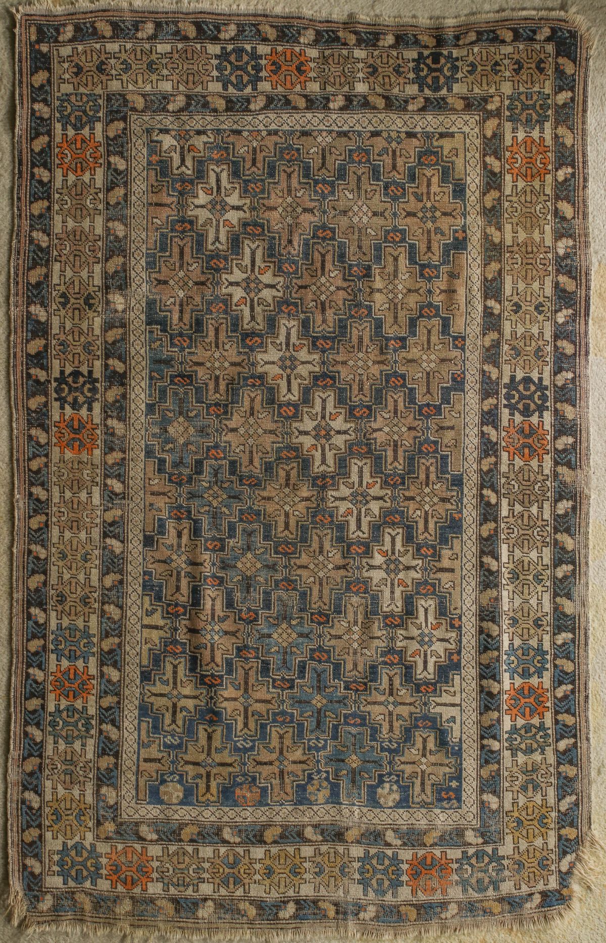 AN ANTIQUE KUBA CAUCASIAN HAND MADE RUG CIRCA 1910