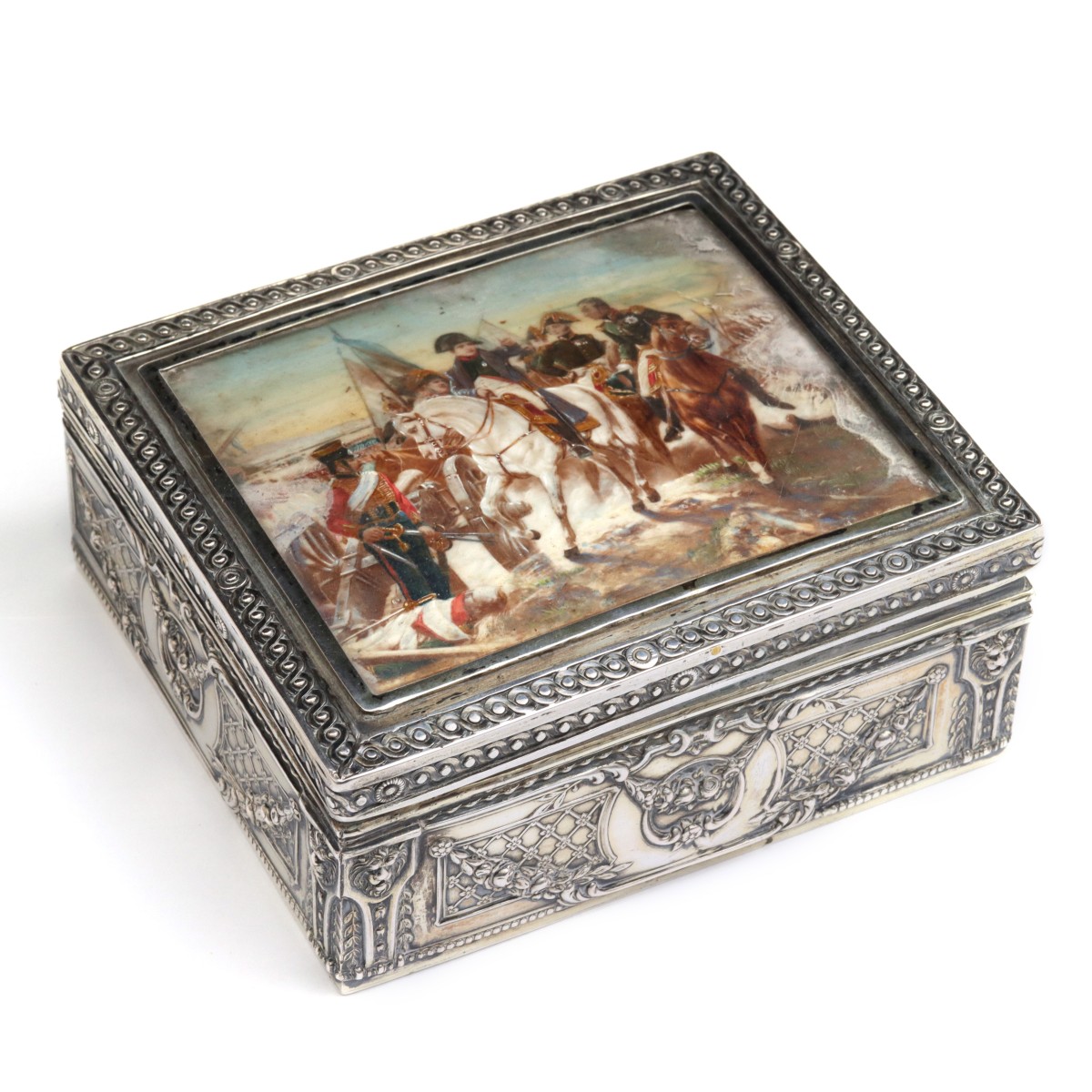 A HANAU SILVER BOX WITH IMAGE OF NAPOLEON AT FRIEDLAND