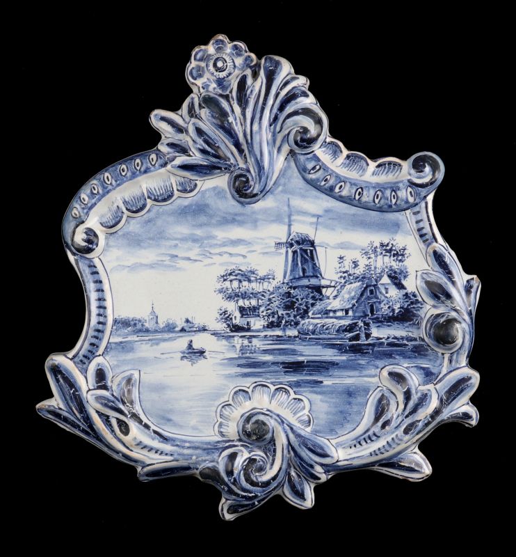 AN 18TH CENTURY DELFT TIN GLAZE PLAQUE