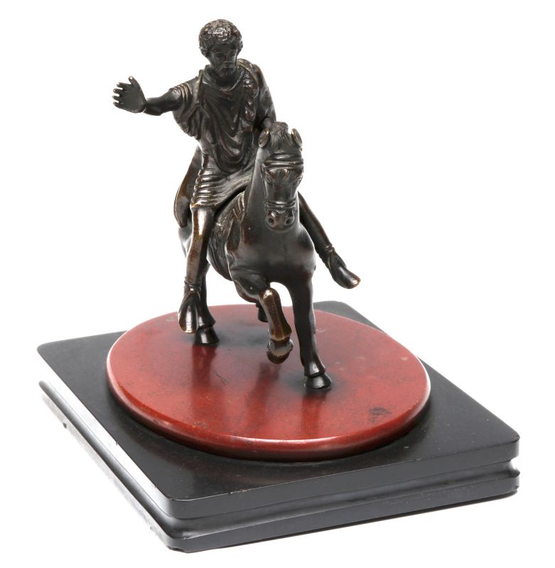 A SMALL DECORATIVE CONTINENTAL BRONZE FIGURE