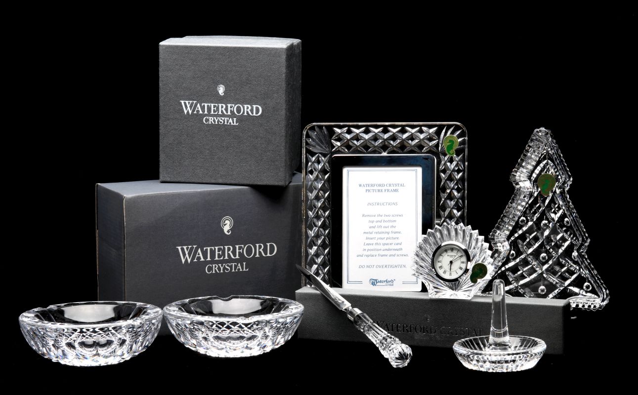 A COLLECTION OF WATERFORD CRYSTAL GIFT ITEMS