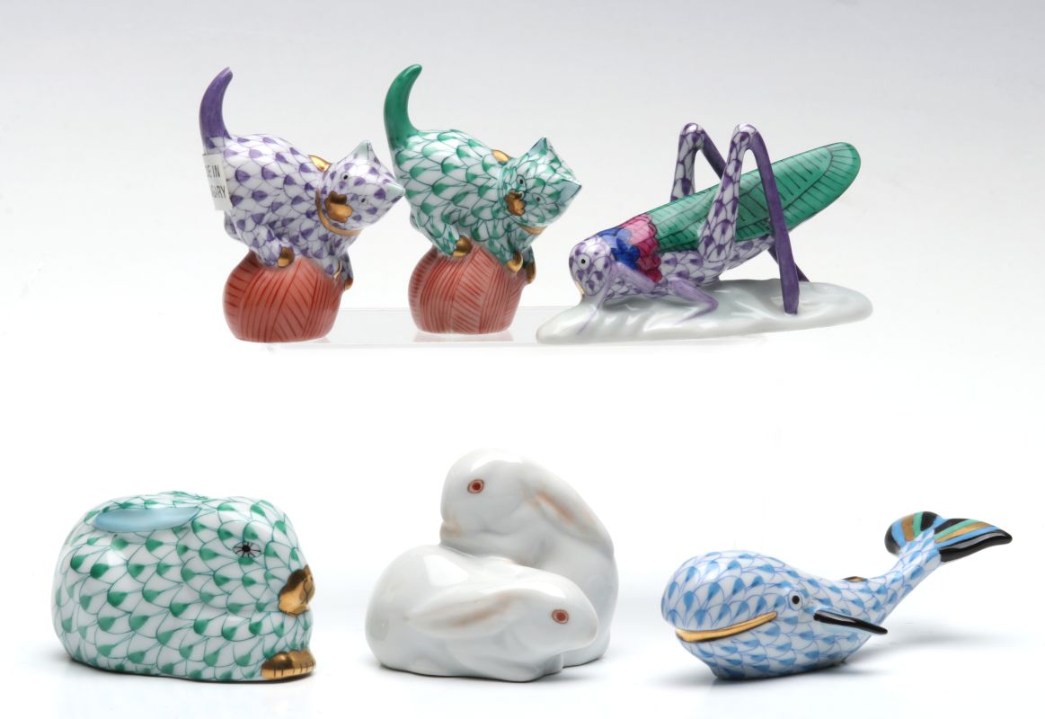 A COLLECTION OF SMALL HEREND FISHNET PORCELAINS 