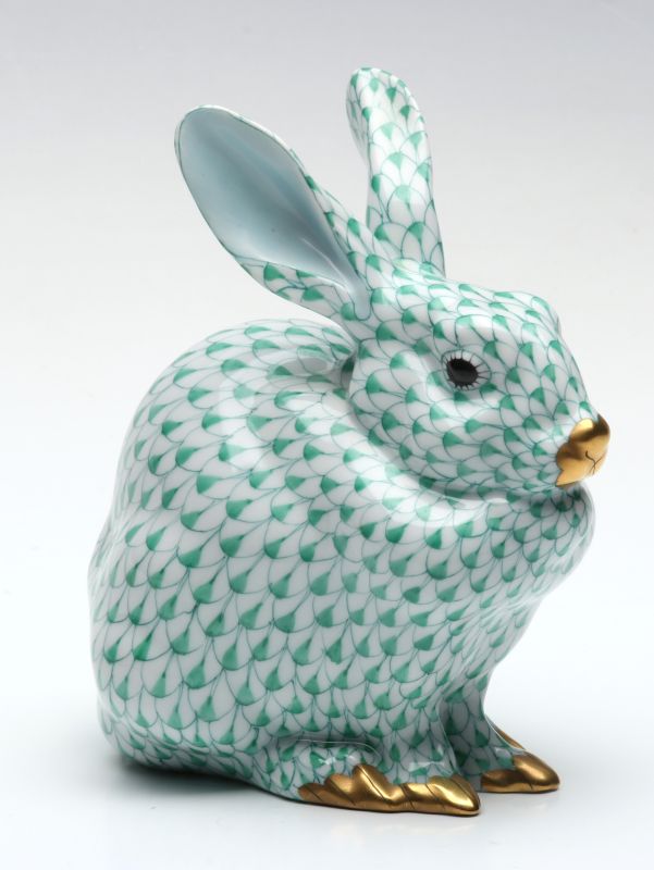 A HEREND PORCELAIN GREEN FISHNET RABBIT FIGURE