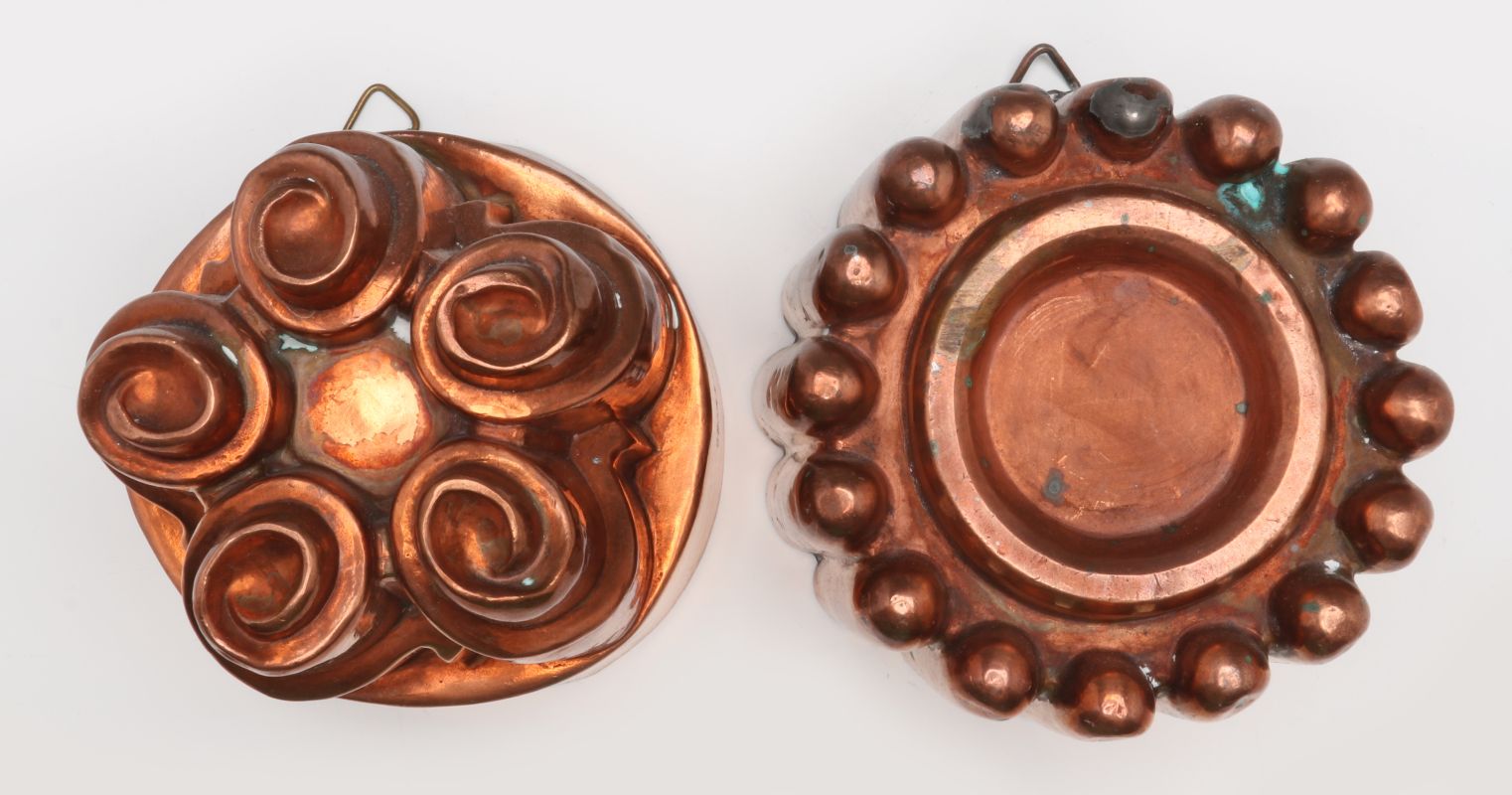 AN ANTIQUE COPPER MOLD SIGNED BENHAM & FROUD