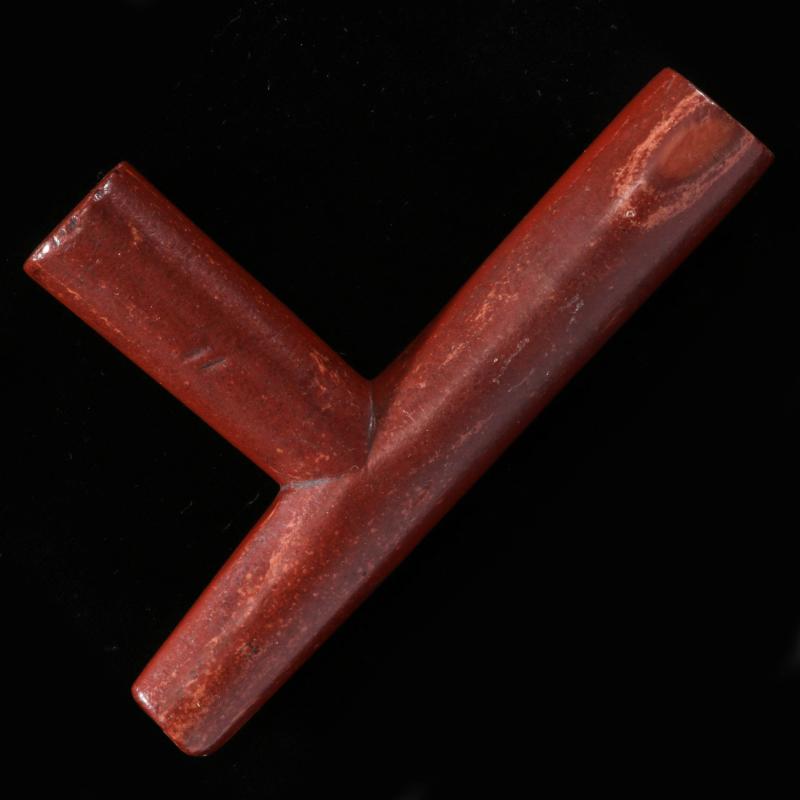 A GOOD CARVED CATLINITE PIPESTONE PIPE ca.1900