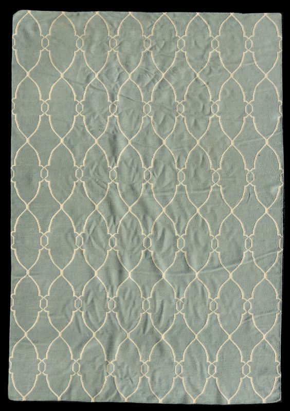 A 20TH CENTURY TRELLIS PATTERN DHURRIE RUG 