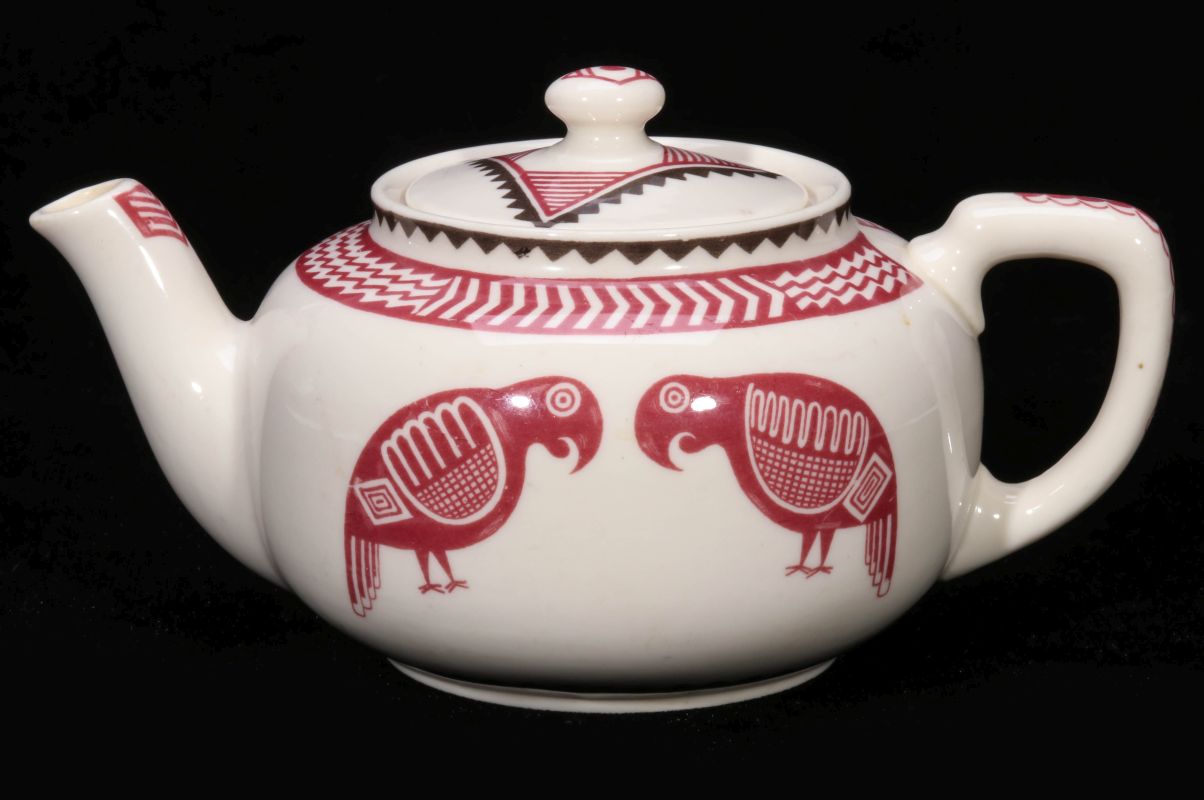 AT&SF SANTA FE RR MIMBRENO TEAPOT WITH LID