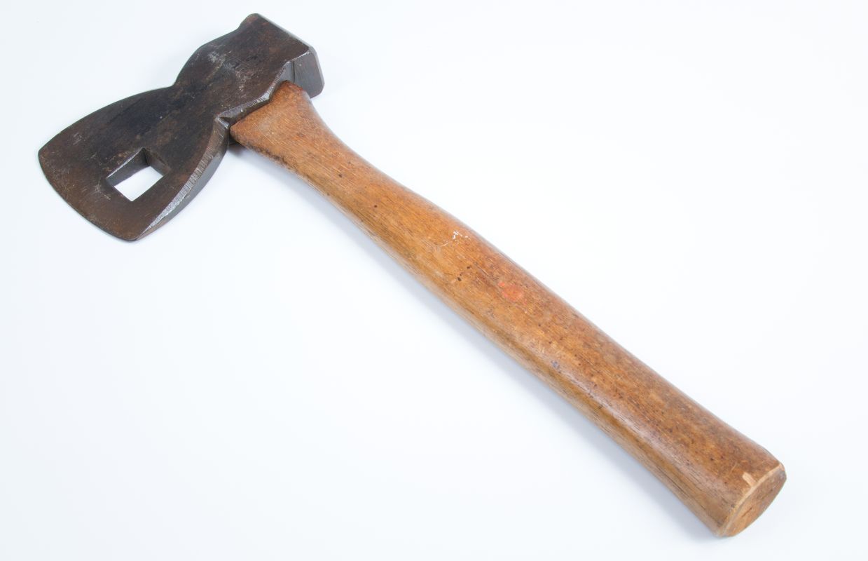 A VINTAGE STANLEY BROAD HATCHET