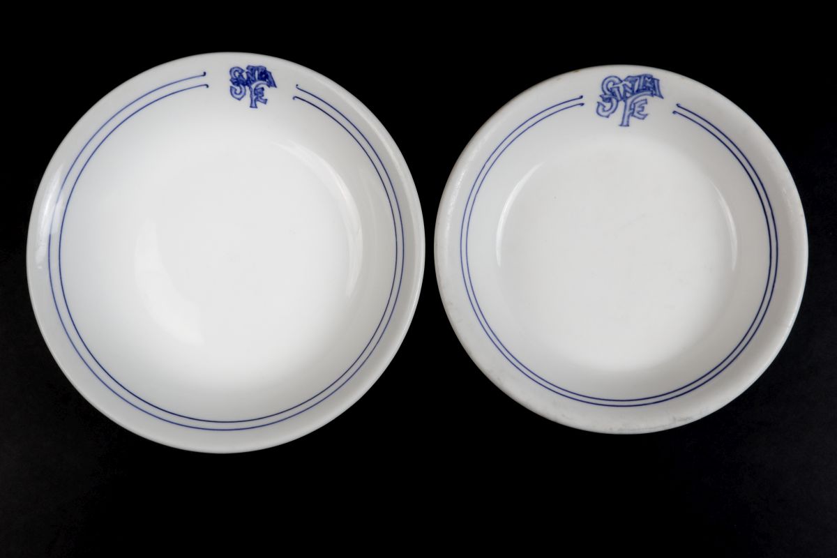 TWO AT&SF SANTA FE RR BLEEDING BLUE BOWLS