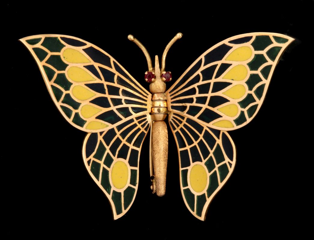 AN 18K GOLD PLIQUE-A-JOUR BUTTERFLY BROOCH