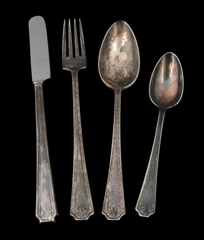 FOUR PIECES PULLMAN CO. ROOSEVELT PATTERN FLATWARE