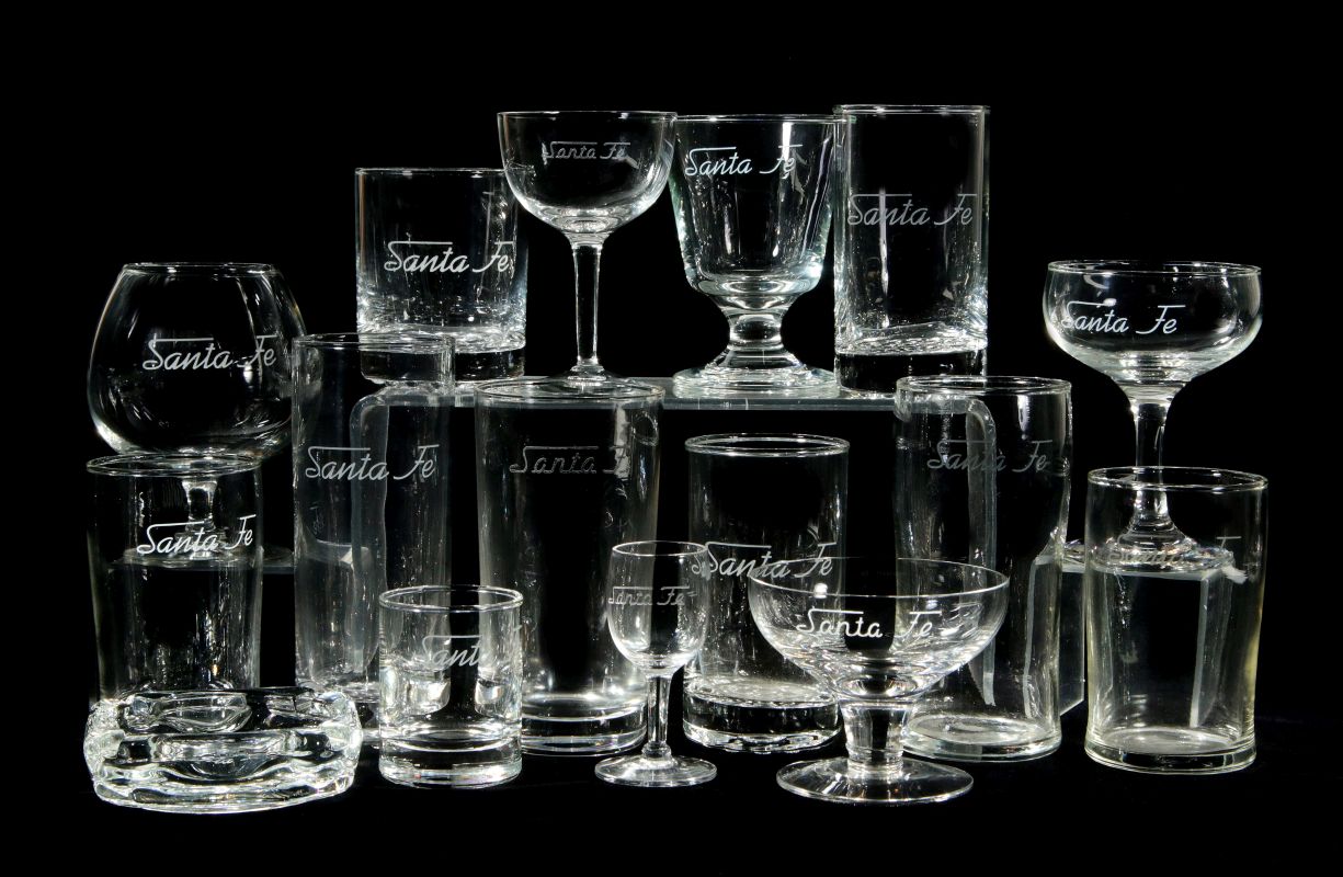 SIXTEEN PCS SANTA FE FROSTED LOGO GLASSWARE