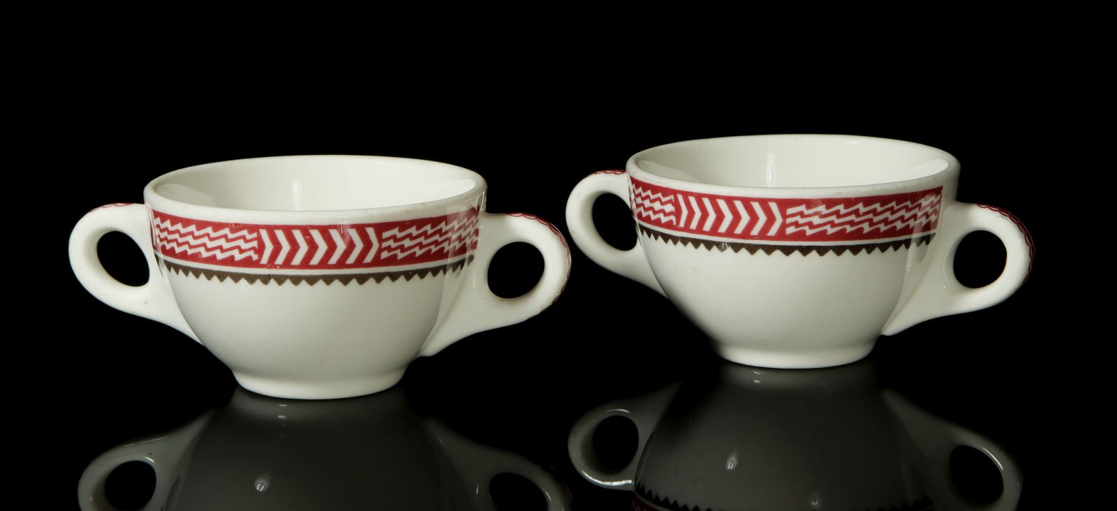 TWO AT&SF SANTA FE RR MIMBRENO BOUILLON CUPS