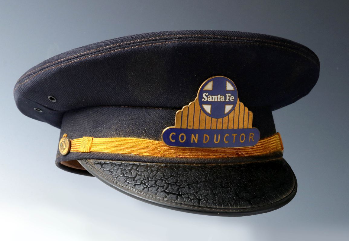 AN AT&SF SANTA FE RR CONDUCTOR VISOR CAP