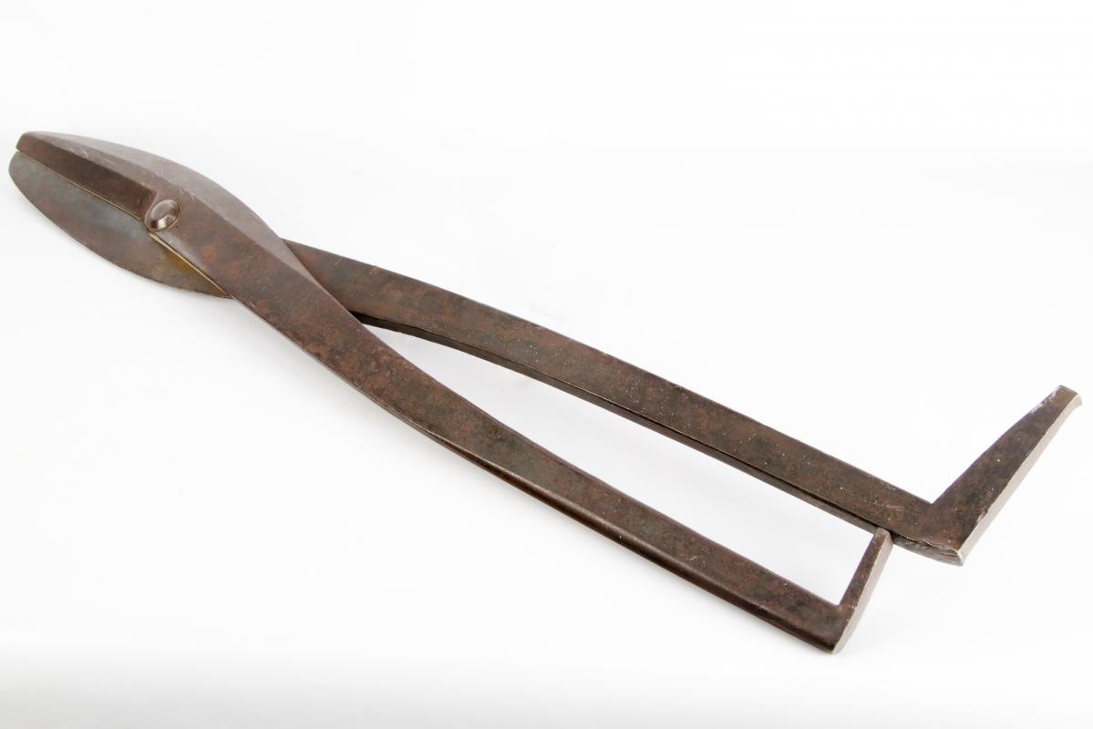 OVERSIZED IRON TIN SNIPS OR METAL SHEARS