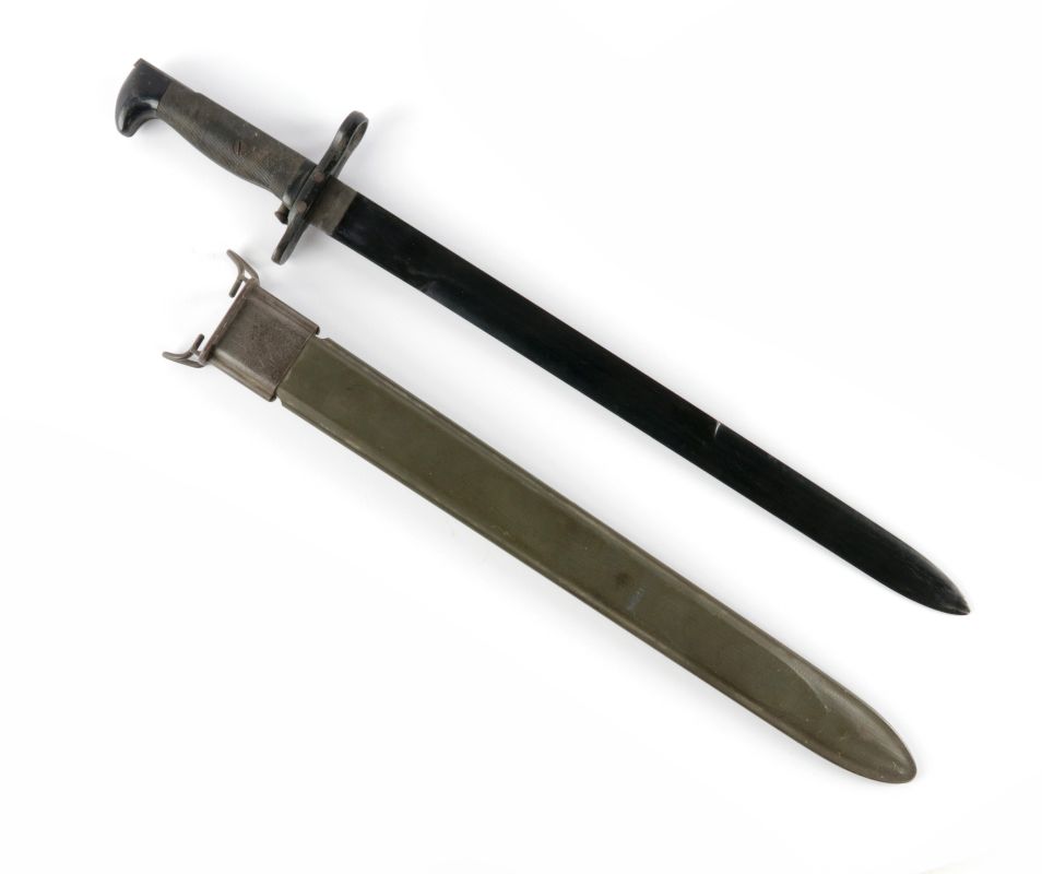 A USN M-42 MK 1 TRAINING BAYONET AND SCABBARD