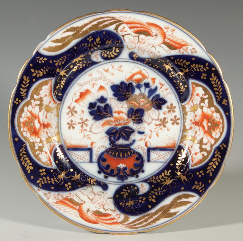 EIGHT IMARI-INFLUENCE HAND PAINTED PLATES