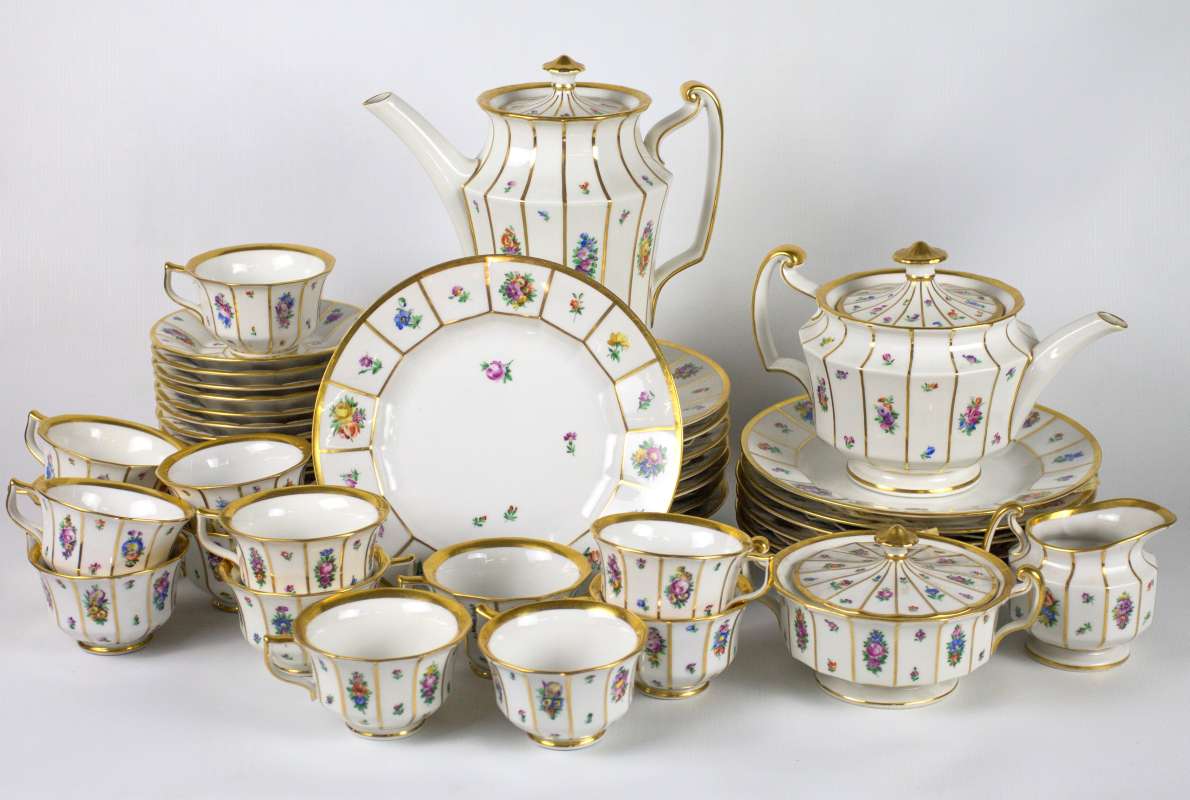 ROYAL COPENHAGEN HENRIETTE PATTERN CHINA SERVICE