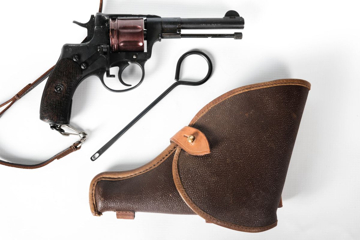 RUSSIAN M1895 'NAGANT ' REVOLVER