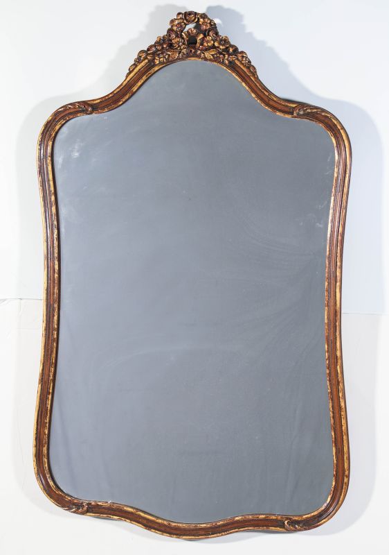 A CIRCA 1920 WALL HANGING MIRROR