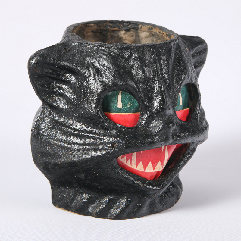 A HALLOWEEN PRESSED PAPER BLACK CAT LANTERN