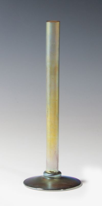 A STEUBEN GOLD AURENE STICK VASE