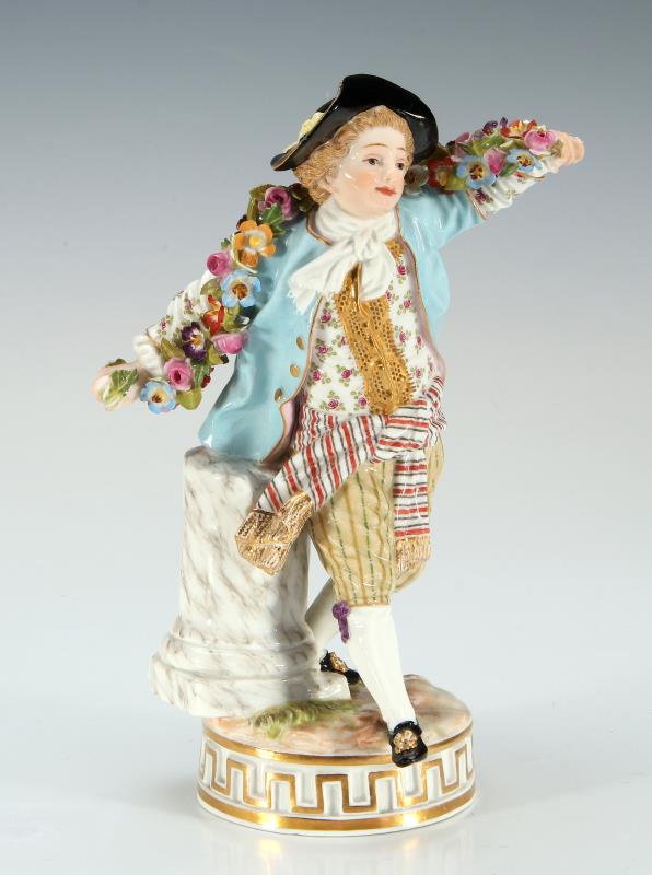 A CIRCA 1900 MEISSEN PORCELAIN FIGURINE