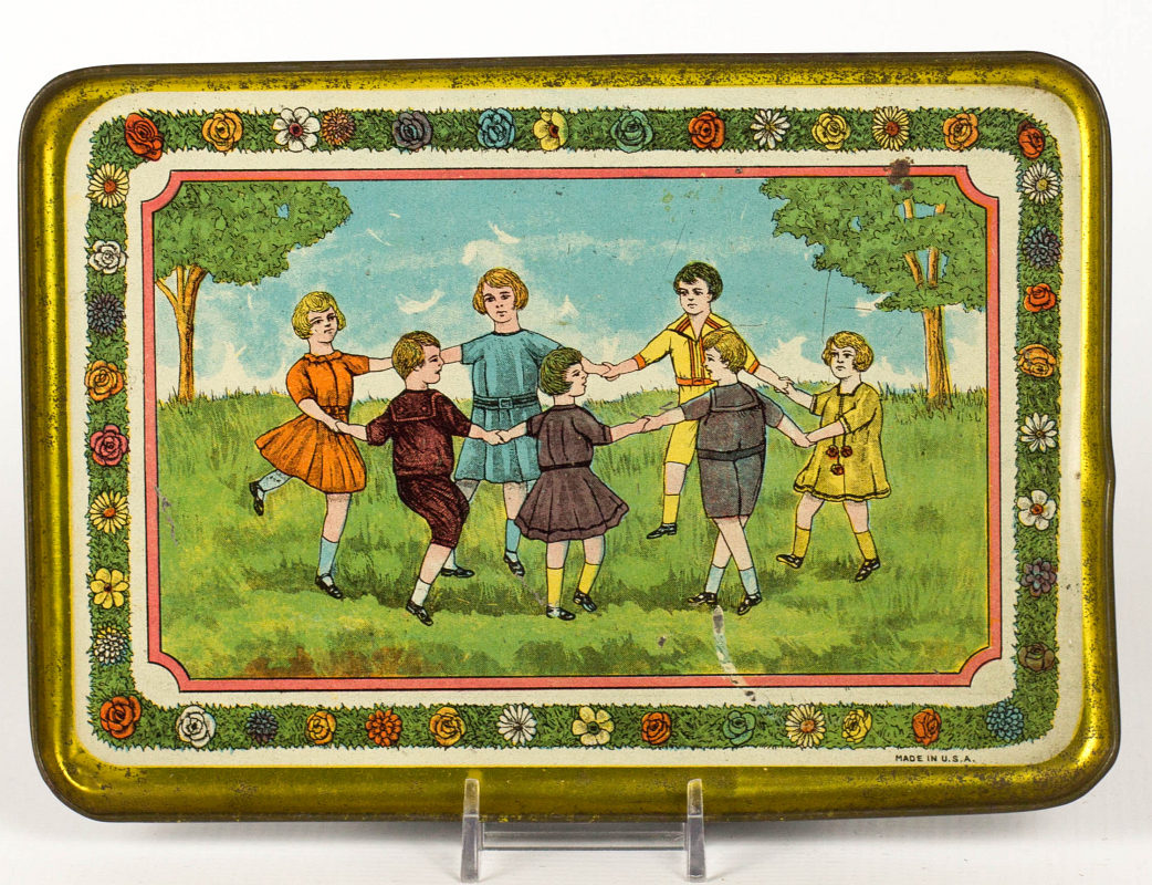 A TIN LITHO CHILD'S TRAY