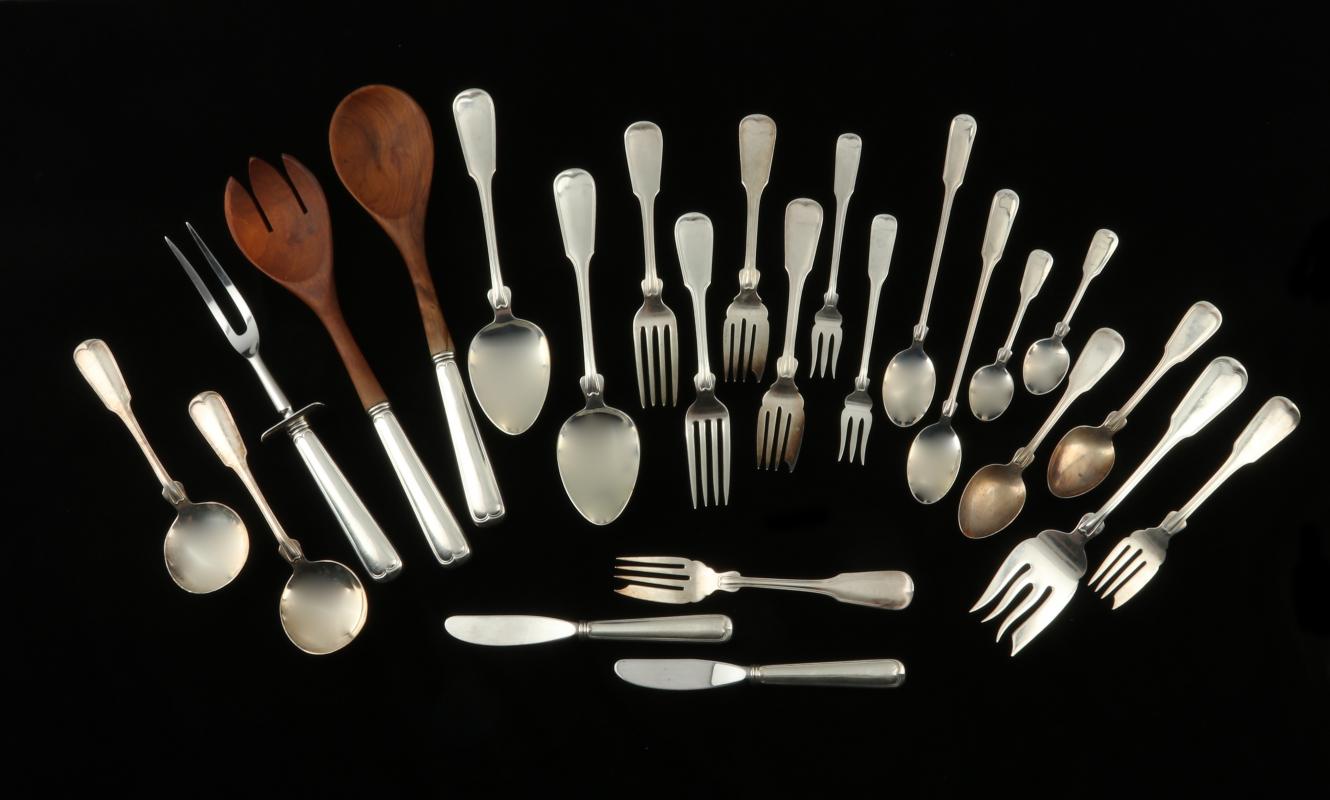 GORHAM 155-PC 'THREADED ANTIQUE' STERLING FLATWARE