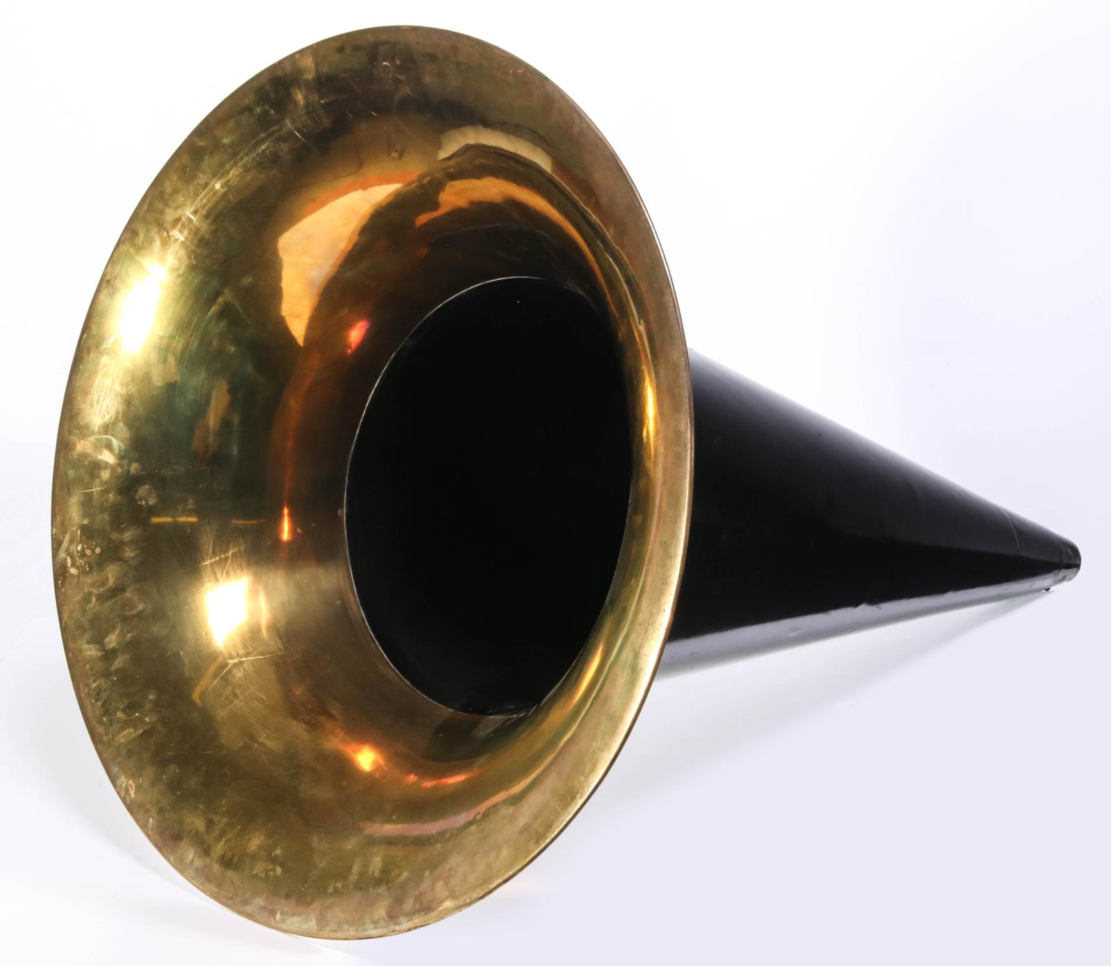 AN OVERSIZED VICTOR PHONOGRAPH HORN W/ BRASS BELL