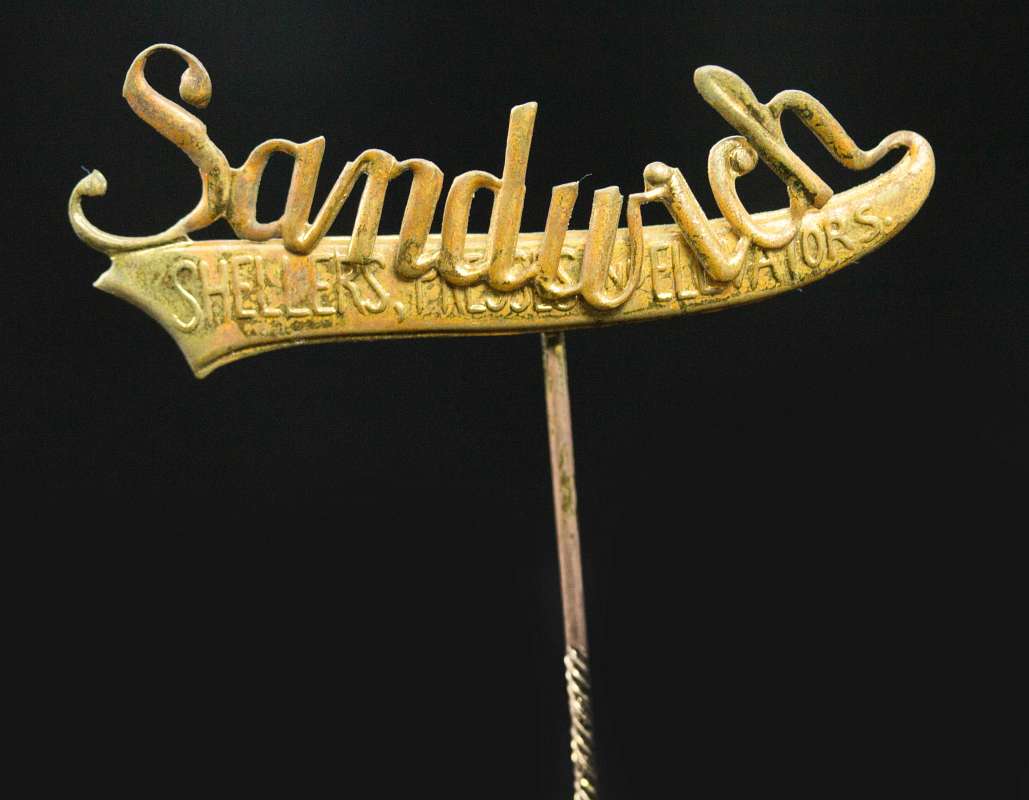 SANDWICH SHELLERS AND ELEVATORS MFG. CO. STICKPIN