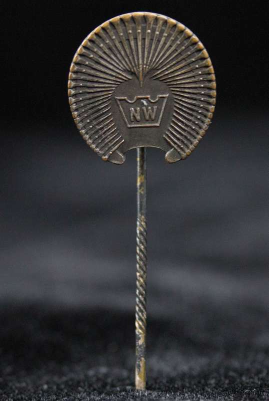 UNION NORTHWESTERN HORSE NAIL ADVERTISING STICKPIN