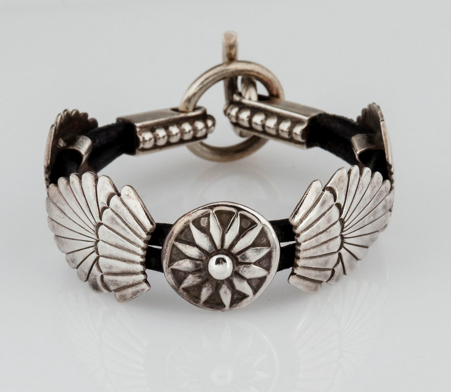 AN ARNOLD GOLDSTEIN STERLING BRACELET