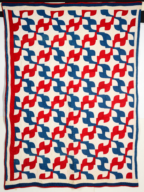 VINTAGE RED, WHITE & BLUE 'DRUNKARD'S PATH' QUILT 