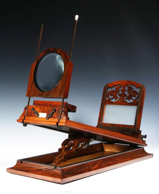 A 19TH CENTURY FOLDING STEREO GRAPHOSCOPE