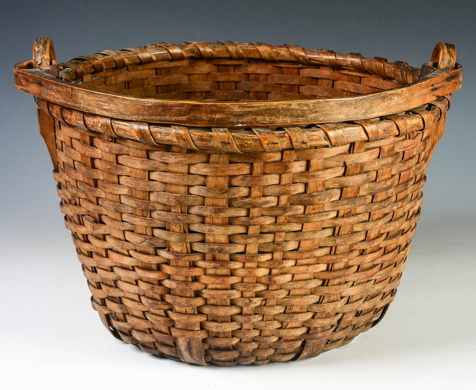 A NICE 19TH C. AMERICAN SPlINT GATHERING BASKET