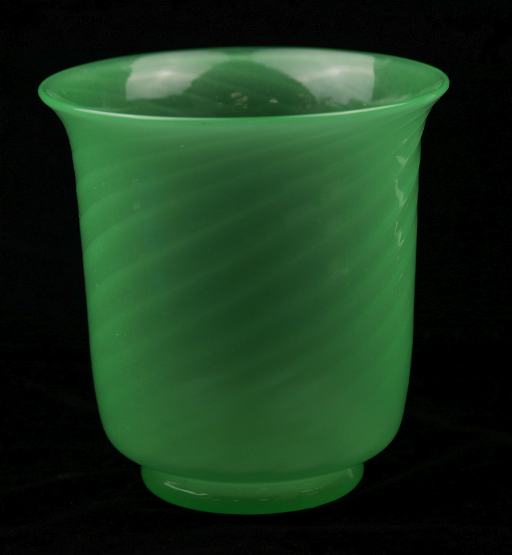 A STEUBEN JADE GREEN OPTIC SWIRL VASE SHAPE 6030