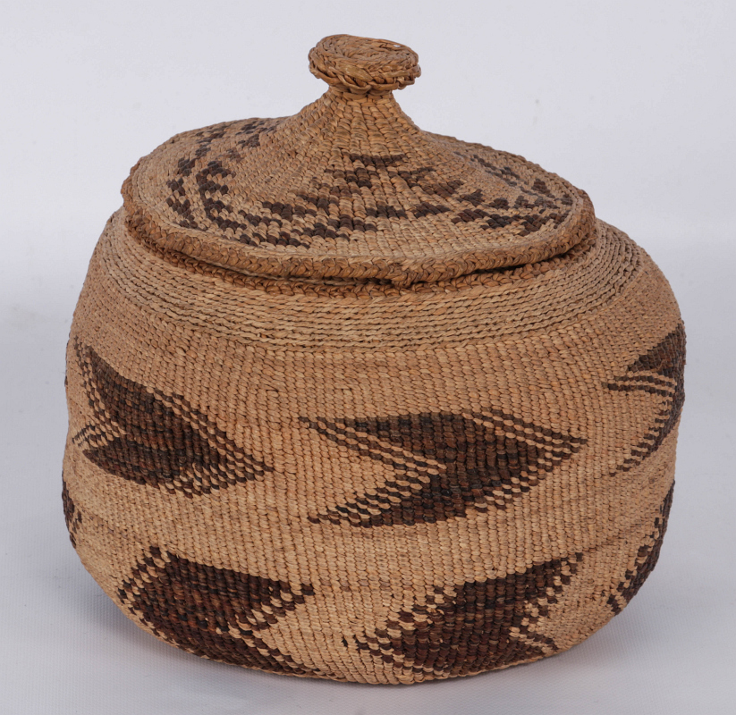 A CIRCA 1930 MODOC BASKET WITH COVER 